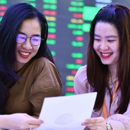Cổ phiếu bất động sản đồng loạt tăng